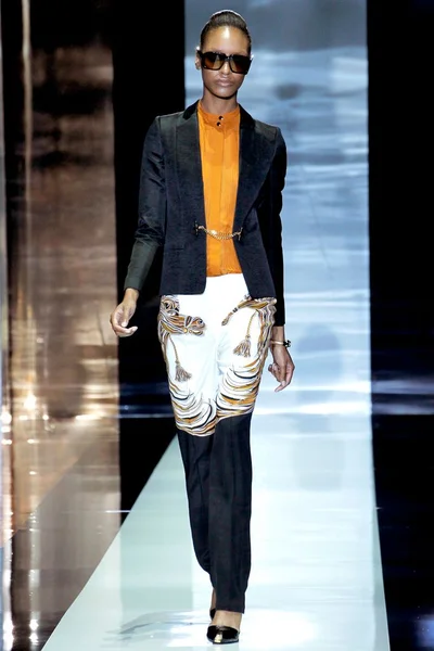 Look 13